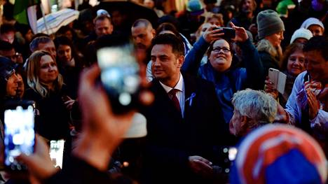 Unkarin oppositio yrittää sunnuntain parlamenttivaaleissa kammeta Fidesz-puoluetta pois vallasta. Oppositio on yhdistänyt rivinsä pääministeriehdokas Peter Marki-Zayn taakse. Marki-Zay kuvattiin lauantaina 2. huhtikuuta Unkarin pääkaupungissa Budapestissa.