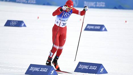 Aleksandr Bolshunov hiihtää Venäjällä maanmiehiään vastaan samaan aikaan, kun Planicassa kisataan MM-kisoja. 