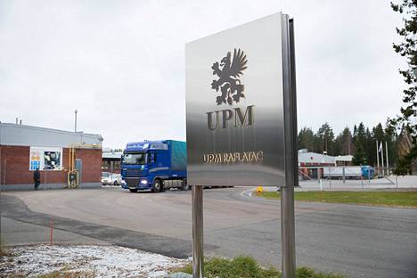 UPM Raflatac valmistaa Tampereella tarramateriaaleja. Kuva on otettu marraskuussa 2016. 