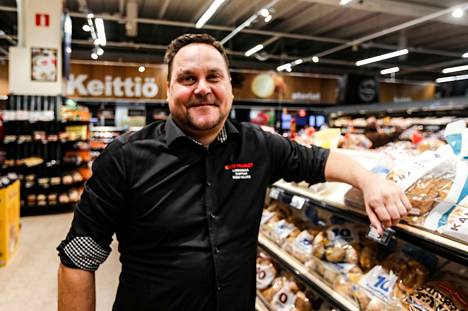 Linnainmaan Citymarketin kauppias Mikko Salmia kertoo kaupan remontin olevan hänelle suuri henkilökohtainen sijoitus.
