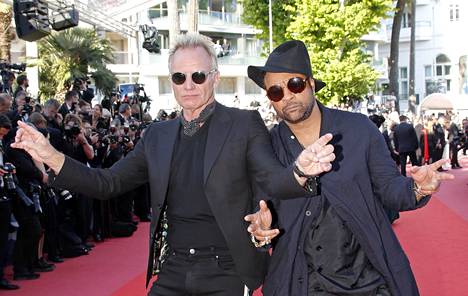 Sting ja Shaggy poseerasivat Cannesin filmifestivaaleilla vuonna 2018.