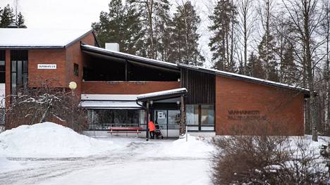 Koska Mänttä-Vilppulan hoivayksiköissä ei ollut vapaita paikkoja, vanhuksia siirrettiin Sastamalaan. Aluehallintovirasto sai asiasta epäkohtailmoituksen viime vuoden helmikuussa.