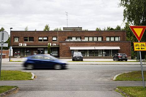 Ylöjärven Terveystalo muuttaa osoitteeseen Mikkolantie 9. Tilat ovat rakennuksen vasemmassa reunassa, ja niissä on toiminut aiemmin Pihlajalinna. Tilojen kunto on huolestuttanut Terveystalon työntekijät.
