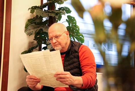 Sukunsa historiaan perehtynyt Matti Kinnunen on säilyttänyt ja tutkinut paljon erilaista aineistoa, joka valottaa aiempien sukupolvien elämää. Mukana on kirjeitä, valokuvia ja myös sanomalehtiä.