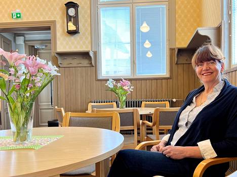 Jokivarren puukoulun kahvila on muun muassa Ruotsulan hovin yrittäjänä tutuksi tulleen Jaana Lyyran uusin aluevaltaus.