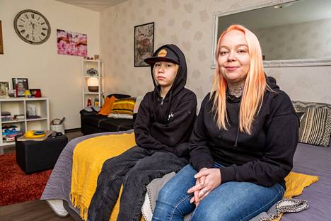 Milla Tamminen ja hänen tyttärensä Janna Salosen vaihtavat viikoksi tutun koskilaisen kerrostaloasunnon Hämeenlinnassa sijaitsevaan omarantaiseen omakotitaloon. Äiti ja tytär on kuvattu Valkeakosken-kotonaan.