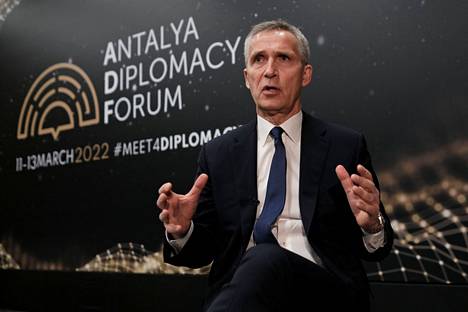 Naton pääsihteeri Jens Stoltenberg Antalyan diplomaattifoorumissa Turkissa 11. maaliskuuta.