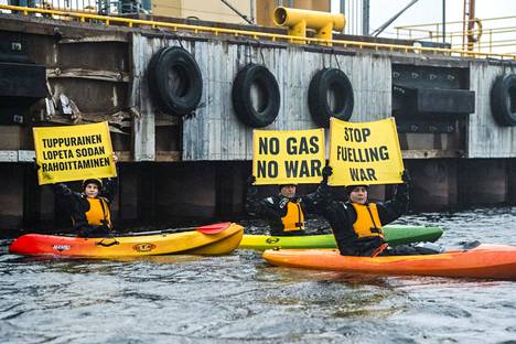 Greenpeacen mielenilmaus esti valtionyhtiö Gasumin operoiman, nesteytettyä maakaasua kuljettavan aluksen rantautumisen Röyttän satamassa Torniossa. Nyt mielenilmaus on päättynyt.