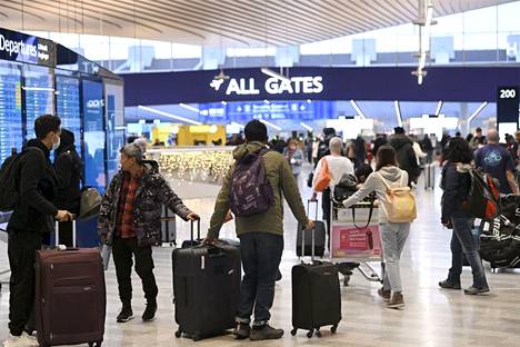 Sosiaali- ja terveysministeriön mukaan kiinalaisilta matkustajilta pitäisi vaatia koronatesti.