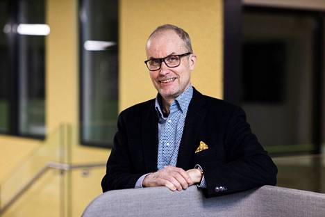 Tampereen yliopiston virologian professorilla Heikki Hyödyllä on ollut tärkeä rooli uuden tyypin 1 diabetesta ehkäisevän rokotteen kehittämisessä. Hyöty kuvattiin yliopiston Kaupin kampuksella sijaitsevassa Arvo-talossa 2. helmikuuta 2022.