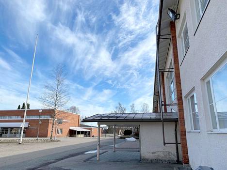 Ensi vuoden alussa kaupungissa toimii sivistys- ja kulttuurilautakunta. Kuvassa Koskelan yläkoulu ja Mäntän lukio.