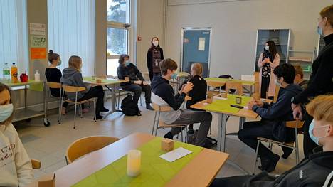 Matematiikkakilpailun palkinnot jaettiin Jämsänkosken yhtenäiskoululla.