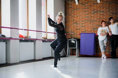 Ulvilasta kotoisin oleva Fiia Lamminen, 19, on tanssinut kolmevuotiaasta asti. 16 vuoden työ palkitaan nyt esiintymisellä ammattitanssijoiden koreografiassa.