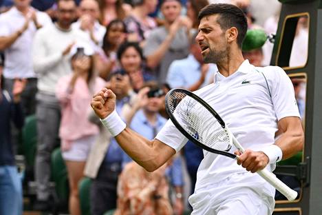 Novak Djokovic pääsi tuulettamaan tiistaina, kun viiden erän taisto Wimbledonissa kääntyi hänen edukseen.