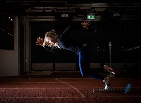 Pirkitta Marjanen oli Suomen viidenneksi nopein nainen Kalevan kisoissa tänä vuonna. Arkistokuva maaliskuulta.