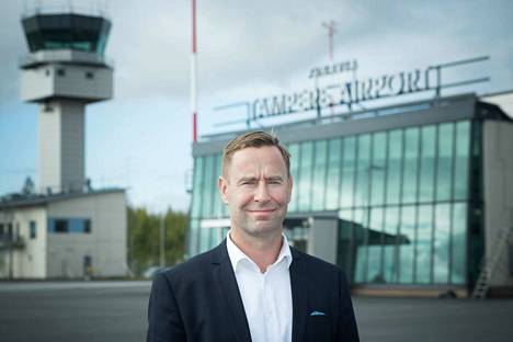 Finavian toimitusjohtajan Kimmo Mäen mukaan vaihtomatkustajien määrä on laskenut 95 prosenttia Helsinki-Vantaalla.