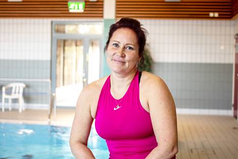 Keuruun Tovereiden uintivalmentaja Heli Salenius aloitti valmennusuransa jo 14-vuotiaana.