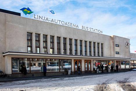 Tampereen linja-autoaseman lipunmyynti suljetaan kesällä. Asemalla on myös lajiteltu Matkahuollon paketteja, mutta se tehdään tulevaisuudessa keskustan ulkopuolella.