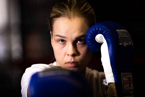 Miina Sirkeoja voitti thainyrkkeilyn Suomen mestaruuden. Sirkeoja kuvattu marraskuussa 2021.