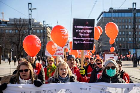 Tampereella järjestettiin huhtikuussa hoitajien mielenosoitus.