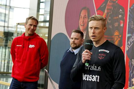 Mikko Huotari (Joensuun Maila) Tomi Niskanen (Vimpelin Veto) ja Jani Komulainen (Manse PP) ovat joukkueidensa pelinjohtajia.