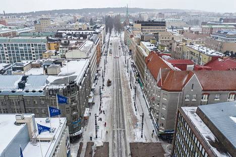 Avi jatkaa kuuden henkilön kokoontumisrajoitusta Pirkanmaalla vappuun asti  – lisäksi on taattava turvavälit asiakas- ja toimitiloissa - Koronavirus -  Aamulehti