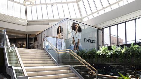 Suomen suurin Nanso-myymälä avataan Koskikeskuksen toiseen kerrokseen toukokuun ensimmäisellä viikolla. Tältä tulevan myymälän edustalla näytti torstaina 21. huhtikuuta.