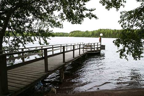 Ylöjärven Veittijärven saunariidassa yllätyskäänne –ympäristölautakunta  poisti asialistalta esityksen, joka olisi tehnyt suositun avantosaunan  jatkon hyvin hankalaksi - Pirkanmaa - Aamulehti