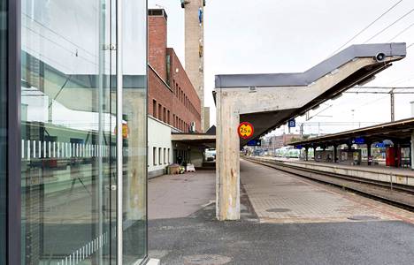 Tampereen rautatieaseman laiturillakin kuulunut Tesomma- ja Tesouma-kuulutus on nyt korjattu.