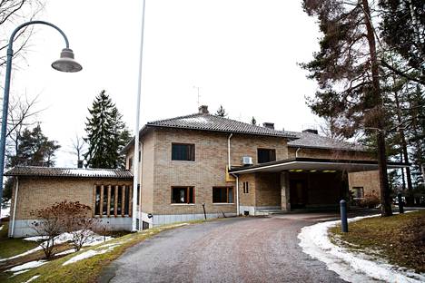 Juuso Waldenin entinen edustuskoti Antinkärki löysi ostajan viimein keväällä 2021. 2019 alueelle hyväksyttiin kaava, jonka mukaan alueelle voi sijoittaa neljä asuntoa ja autosuojaa. Rakennuksia voi käyttää myös matkailu- ja majoitustoimintaan.