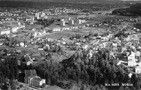 Kuvassa etualalla Kerhola. Kuva: T:mi Karhumäki. Ajoitusaika-arvio: 1950–1970.