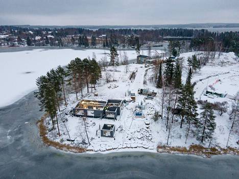 Rakennustyöt olivat hyvässä vauhdissa Viinikanniemessä joulukuussa 2022.