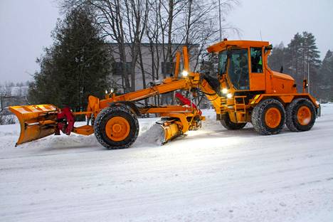 Aurauskalustolla on ollut Kankaanpäässä tänä talvena tavallista enemmän töitä.