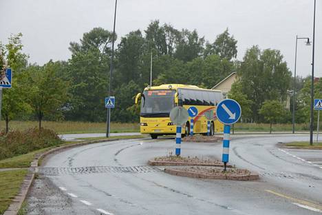 Ruosniemen Linja-auto ja Lyttylän Liikenne ovat vastanneet Pori-Kokemäki-paikallisliikenteesta kesästä 2017 saakka. 