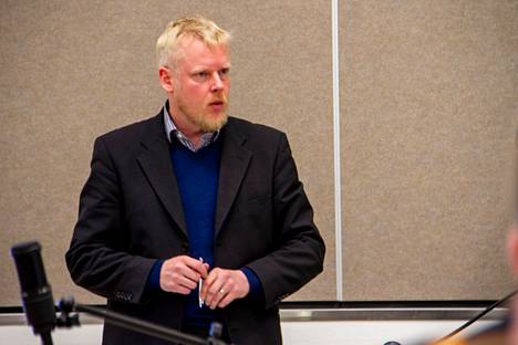 Jämijärven kunnanjohtaja Markus Ojakoski on irtisanoutunut. Hän jätti jo keskiviikkona 16. marraskuuta ehdotuksen sovintoratkaisusta. Sen mukaan hän lupasi irtisanoutua johtajasopimuksen mukaisesti kunnanjohtajan virasta välittömin vaikutuksin irtisanomisajan jälkeen. Kunta ei kuitenkaan tiedottanut asiasta.