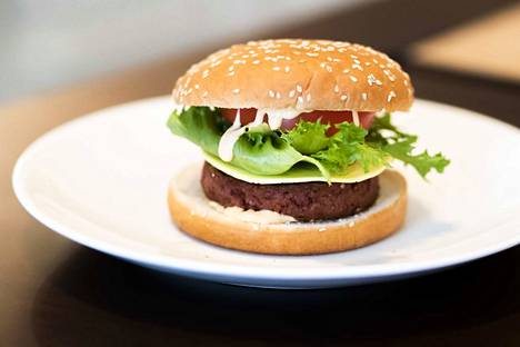 Herne, joka esittää lihaa: Tällainen on trendikäs Beyond burger - Ruoka -  Aamulehti