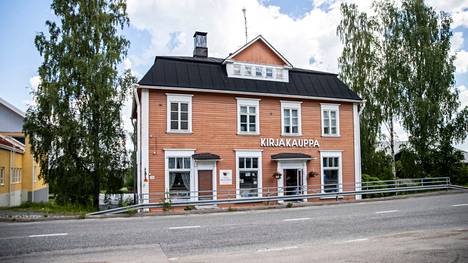 Vinhan kirjakauppa sijaitsee Ruoveden keskustassa, ja se on rakennettu vuonna 1931.