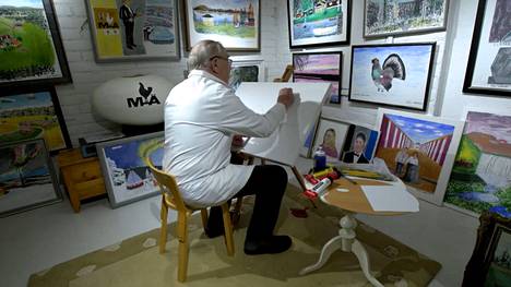 Dokumentin päähenkilö Tauno Mäkelä on viime vuosina innostunut maalaamaan tauluja.