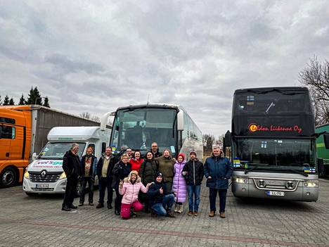 Janakkalalainen Lehdon Liikenne on mukana linja-autokuljetusten järjestämisessä Puolasta Suomeen. Ukrainalaiset lapset sulattivat avustajien sydämet.