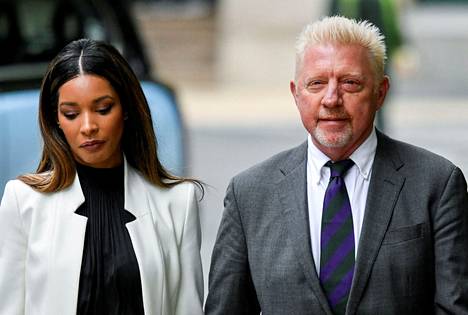 Boris Becker saapui oikeudenkäyntiin kumppaninsa Lilian de Carvalho Monteiron kanssa.