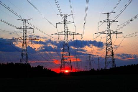 Määräaikaisten sähkösopimusten hinnat ovat jatkaneet laskuaan. Nyt kilowattitunnin hinta on painunut joissain sopimuksissa jo alle 10 sentin. 