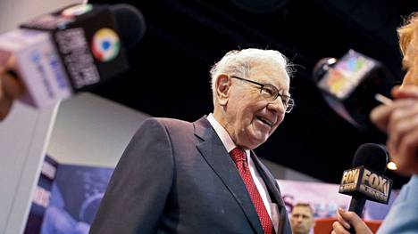 Yli 90-vuotias Warren Buffett on yksi maailman menestyneimpiä sijoittajia.