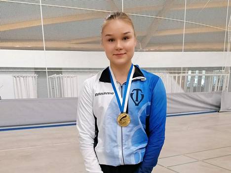 Maisa Kuusikko kahmi mitaleja naisten SM-kisoissa Oulussa.
