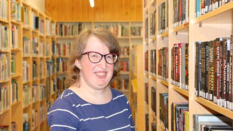 Kirjastotyöntekijäksi valittu Helena Lehtonen ehti tehdä Merikarvian kirjastossa erilaisia määräaikaisia sijaisuuksia kymmenisen vuotta.