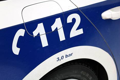 Poliisi tutkii Laviassa ojaan päätyneen traktorin ja tiellä olleen lavettiauton tapausta. Kuvituskuva.