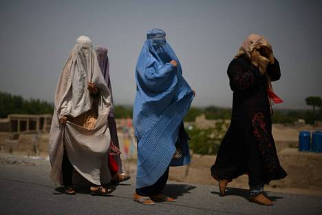 Kuva afganistanilaisista naisista on otettu Kahandarin kaupungissa Etelä-Afganistanissa 29. heinäkuuta. 