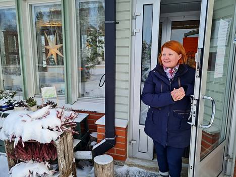 Anne Rainio sulkee Kultakukan ovet torstaina 29. joulukuuta. Samalla päättyy yli 30-vuotinen kukkakauppaperinne Roismalassa.