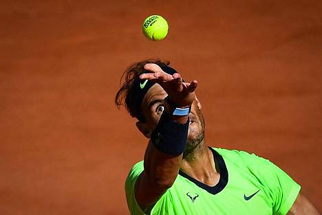 Rafael Nadal on jo lunastanut paikkansa tämänvuotisen Ranskan avoimen tennisturnauksen miesten kaksinpelin 16 parhaan joukossa.