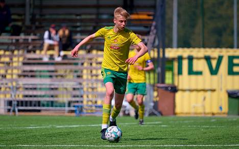 U15-nuorten maajoukkuetason toppari, Ilveksen Tomas Sovelius toi vahvaa osaamistaan keltapaitojen riveissä myös 17-vuotiaiden poikien SM-karsinnoissa.