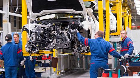 Valmet Automotive vähentää Uuden­kaupungin autotehtaalta noin 1 000 työntekijää. Yhtiön tehtaalla kuvattiin helmikuussa 2017. 